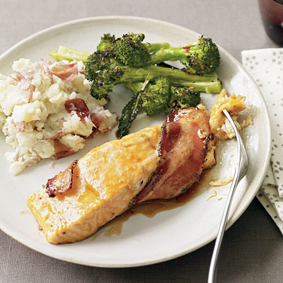 bacon-wrapped-salmon-with-broccoli-and-mashed-potatoes